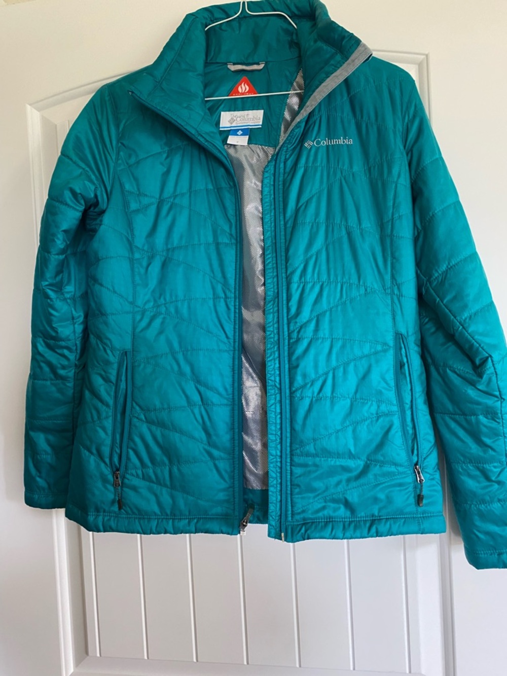 Columbia Women’s packable lightweight jacket